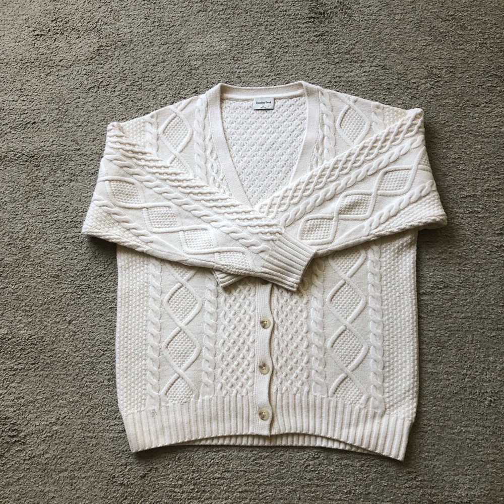 Aritzia/ Sunday Best Cable-Knit V-Neck Cardigan.NWOT.